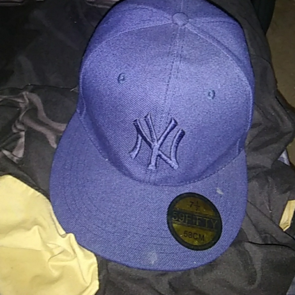 New york Yankees snap back (price can be dropped)